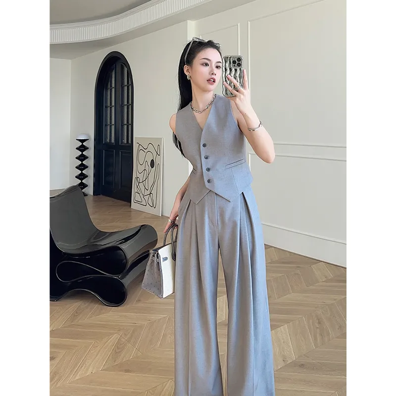 طقم نسائي مكون من سترة بدون أك - مراجعة Formal Attire Woman وسعره
